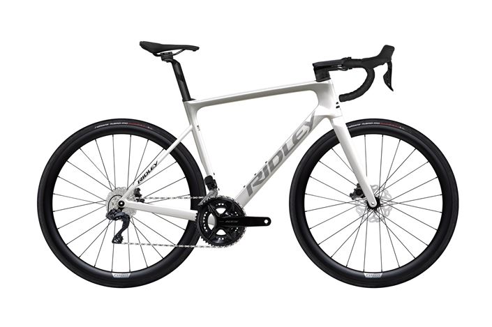 BICICLETA DE CARRETERA RIDLEY FALCN 105 DI2 WHITE-SILVER