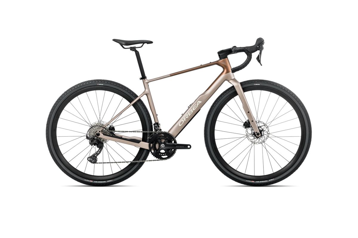 BICICLETA ORBEA TERRA M30TEAM NICKEL-MET CINNAMON (26)