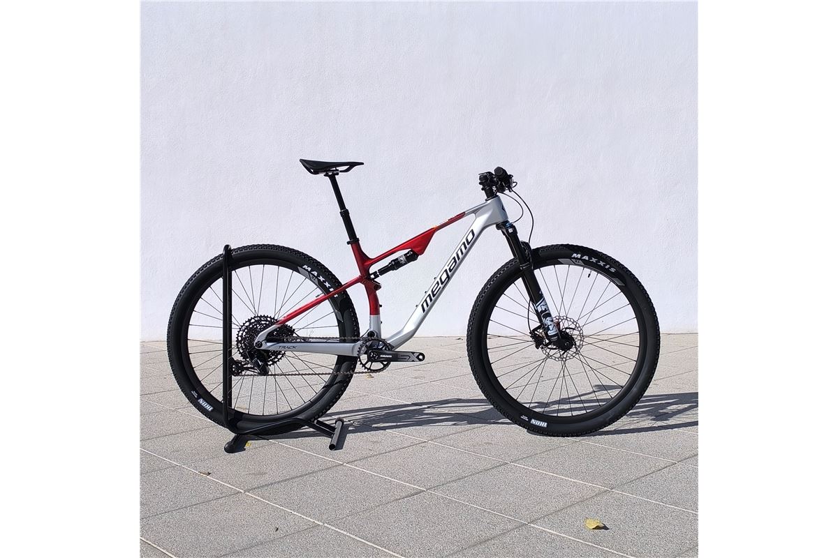 BICICLETA MEGAMO TRACK 100 SX (26)