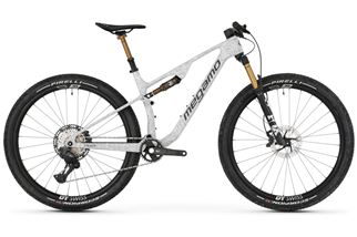 BICICLETA MEGAMO TRACK 02 - JADE WHITE (26)
