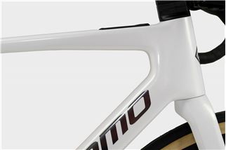 Megamo Upon 20 White M 2027 | Expobikes