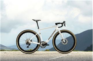 Megamo Upon 20 White M 2027 | Expobikes
