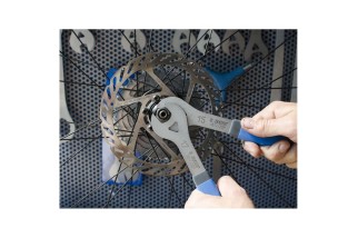 LLAVE PARA CONOS 17